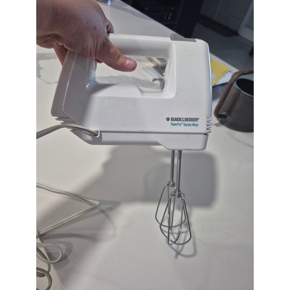 Black & Decker PowerPro Spatula Mixer White Handheld‎ Electric Mixer 2 Beaters